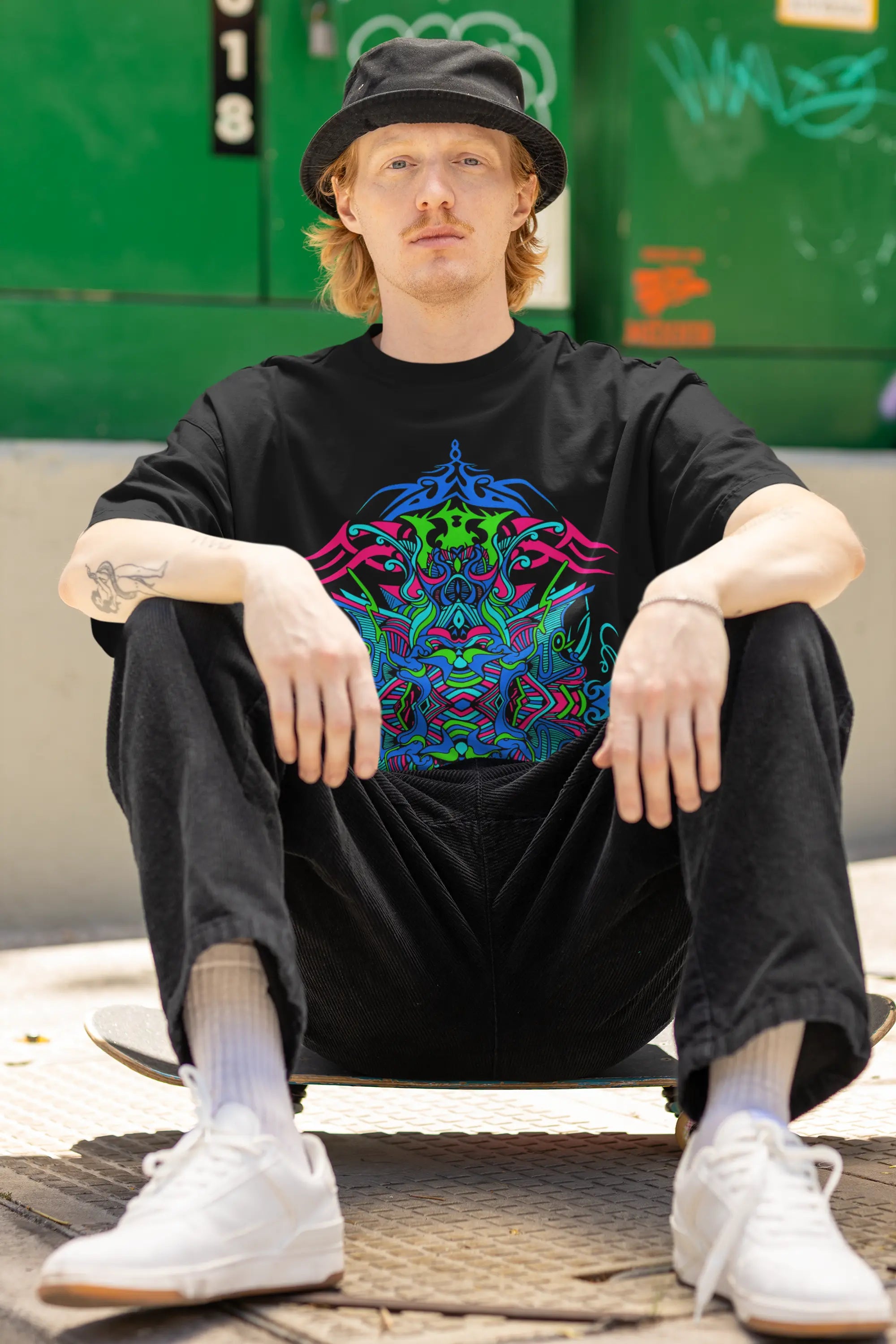 W ILD MANTHRA OVERSIZED T-SHIRT RAVEMANTHRA